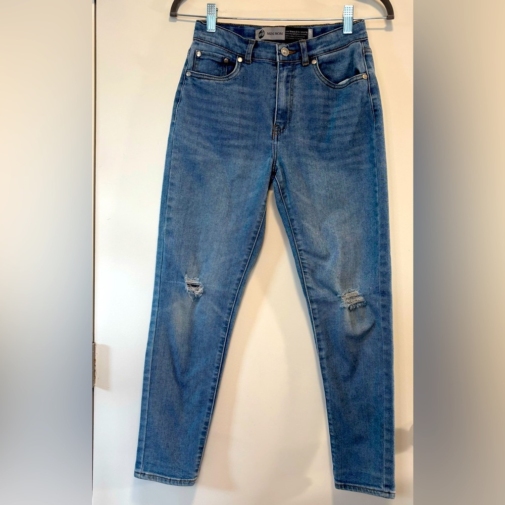 Levi’s Silver Tab Mini Mom Jeans Distressed High Rise Girl’s Size 14 Regular